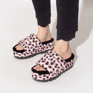 UGG Womens Maxi Slide Cheetah Print Pink Scallop